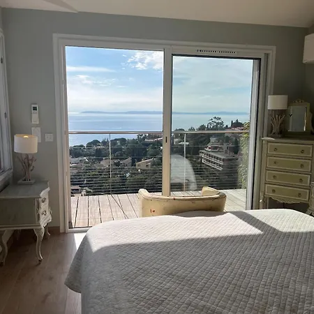 Vue Epoustouflante Sur La Le Lavandou