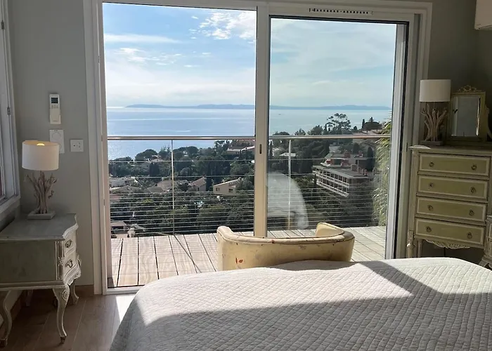 Saint Clair, Vue A Couper Le Souffle Le Lavandou