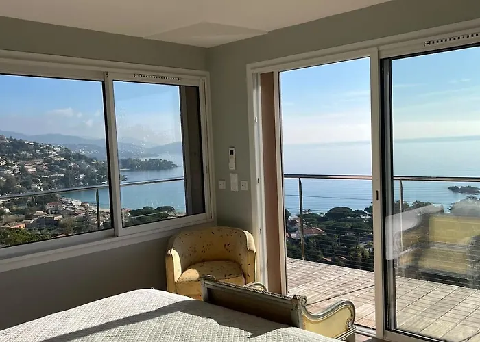 Saint Clair, Vue A Couper Le Souffle Le Lavandou